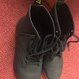 Dr Martin Air Waire Boots